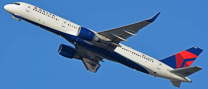 Delta Boeing 757-232 N695DL, Phoenix Sky Harbor, November 22, 2016